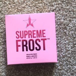 Supreme frost  highlighting powder Money Honey.  JS Cosmetics